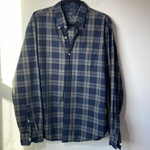 JCrew Mens 💯 cotton button down in slim fit size xl